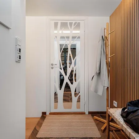 Apartment Japanese-inspired Hideaway In Calm, Cozy, And One Of A Kind *